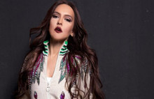 Demet Akalın bu kez futbola karıştı