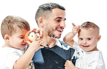 Fişek kazası geçiren Omar'ın yürek burkan dramı