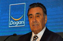 Aydın Doğan gazetelere ilan vererek duyurdu: Merhaba