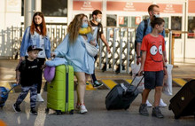 Kısıtlama Sona Erdi! Ruslar Antalya'ya Akın Etti