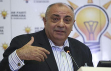 Türkeş: Anayasa Dükkanı Talan Ediliyor