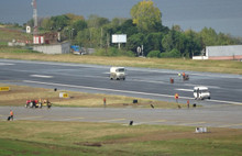 Yandaş müteahhitin onardığı Trabzon pisti çatladı