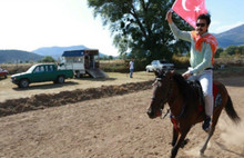 AKP’li Özkan ata binsin diye özel yol mu yapıldı?