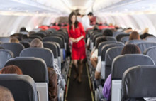 Sapık Yolcu Türk Hostesin Etek Altı Fotoğrafını Çekerken Yakalandı