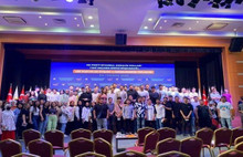 AK Parti halı sahaya indi: Hedef liseliler