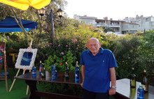 Ünlü Müzik Adamı Nino Varon Şişelere Hayat Veriyor