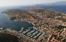 Çeşme'de denize sıfır üç kupon arazi, otel inşaatı için satışa çıkarıldı