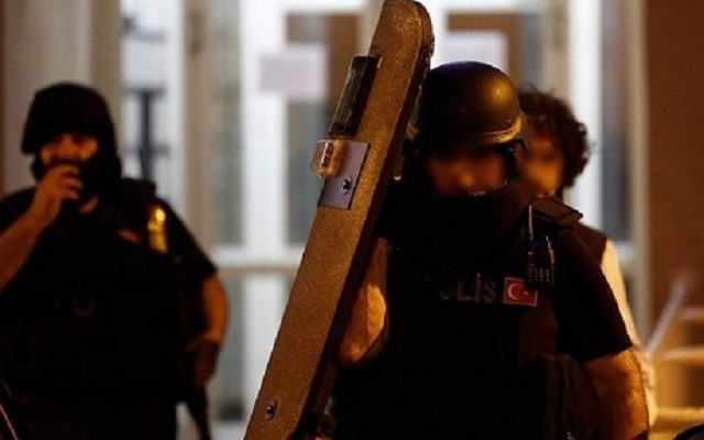 İstanbul'da el yapımı bomba ele geçirildi!