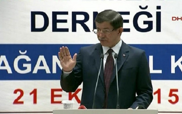 Davutoğlu: Keşke Esad Moskova'da kalsa