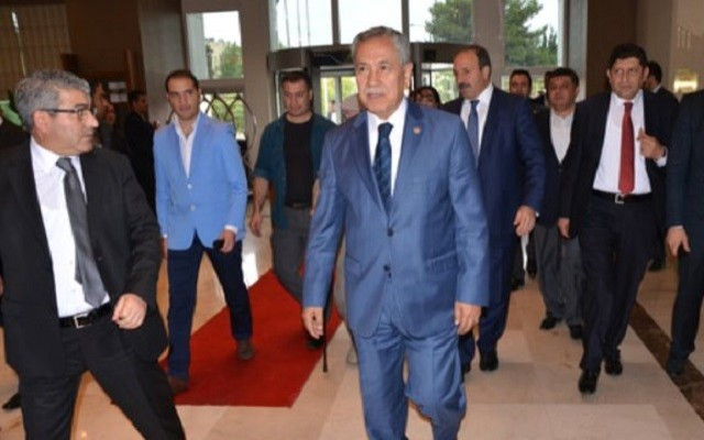Arınç’tan gazeteciye ilginç kayyum cevabı