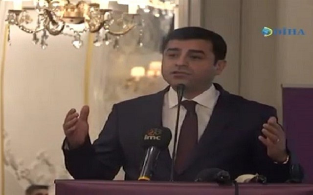 YPG Fırat'ı geçecek Davutoğlu da izleyecek!