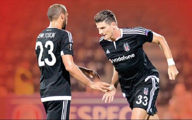 Cenk ve Gomez, 11 takıma bedel