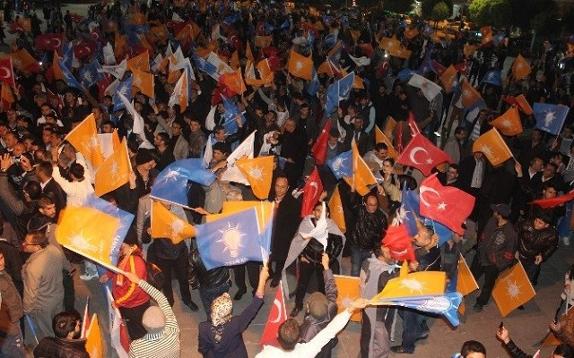 AK Parti tek başına iktidar oldu!