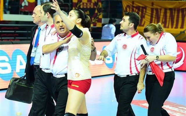 Olaylı derbi Fenerbahçe'nin!