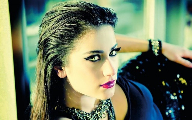 Hazal Kaya'dan sapık hayranı için başvuru!