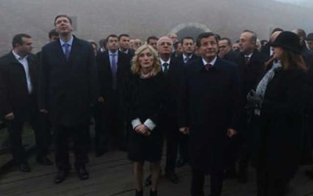 Davutoğlu Sırbistan gezisini yarıda kesti