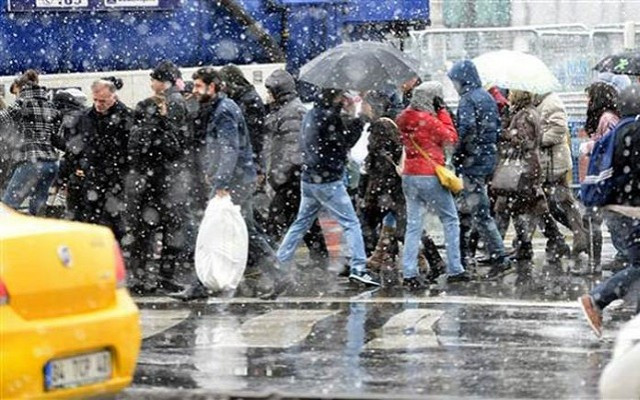İstanbul beyaza büründü