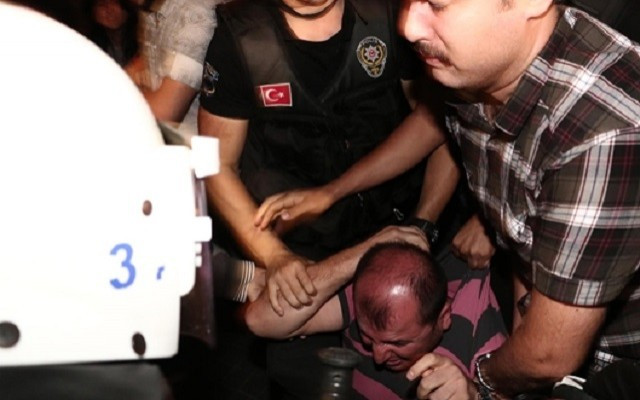 Grup Yorum üyeleri gözaltına alındı