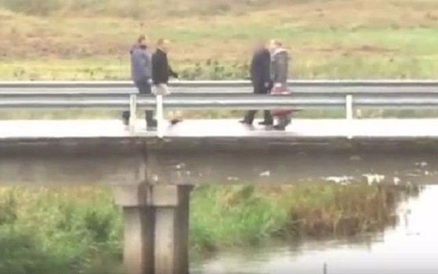 Köprü üstünde ajan değiş tokuşu!