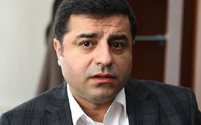 Demirtaş: Baraj altı formülünü arıyorlar
