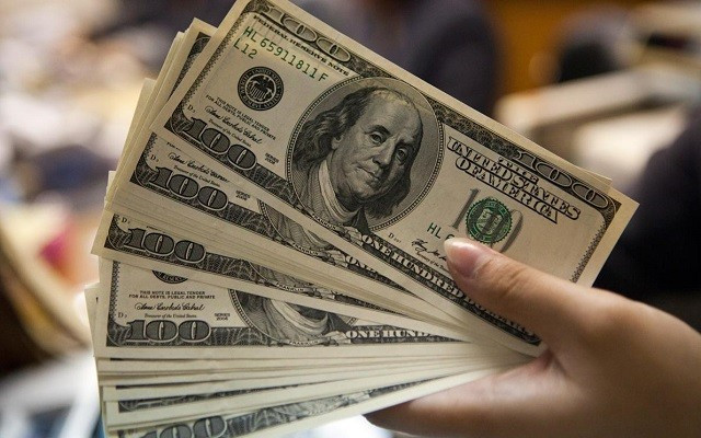 Dolar bir kez daha tarihi seviyeyi geçti