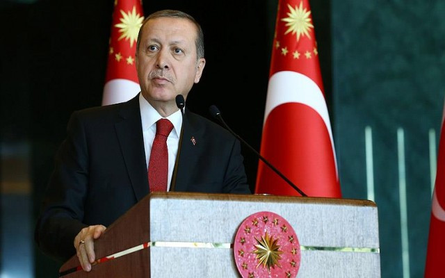Cumhurbaşkanı Erdoğan akademisyenlere çattı;