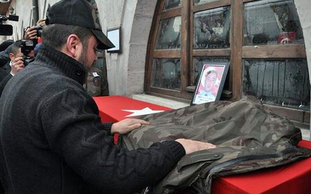 Şehit babasından bakana sitem