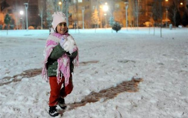 Ankara kar altında: okullar tatil