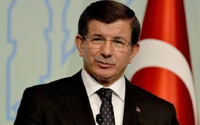 Davutoğlu'ndan AKP'lilere yolsuzluk fırçası