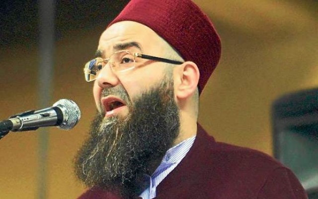 Cübbeli Ahmet: Arkalarında gavurlar var