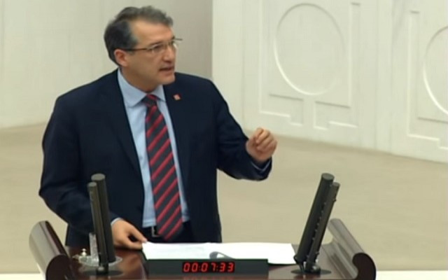 CHP'li Doktor vekil ambulansı götürmeye gönüllü oldu
