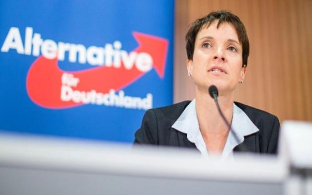 Alman politikacı: Polis gerekirse mültecileri vurmalı