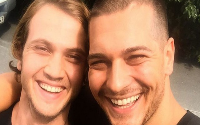 İçerde de dışarda da beraber