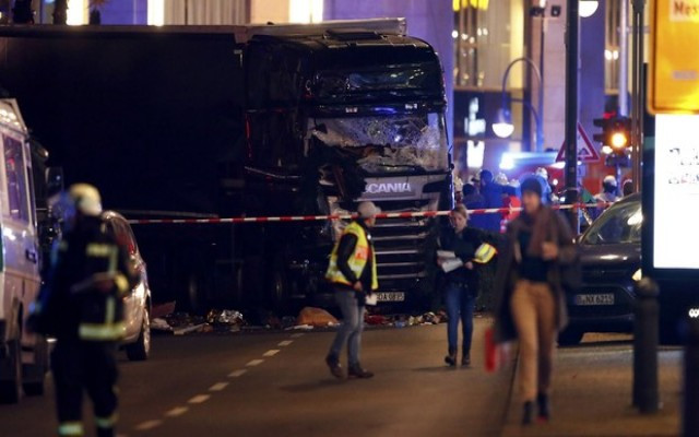 Berlin'de TIR pazara girdi, en az 9 ölü