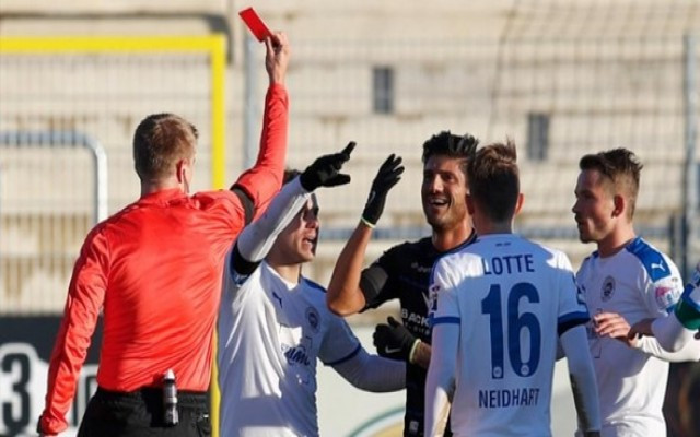 Türk futbolcu Almanya'yı karıştırdı