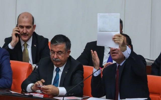 Cumhurbaşkanı 200 bin Dolarını bozdurdu