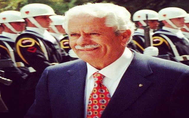 Ünlü siyasetçi İsmet Sezgin hayatını kaybetti