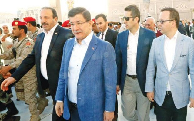 Davutoğlu'ndan Mahsun Kırmızıgül'e cevap: Kim zalim?