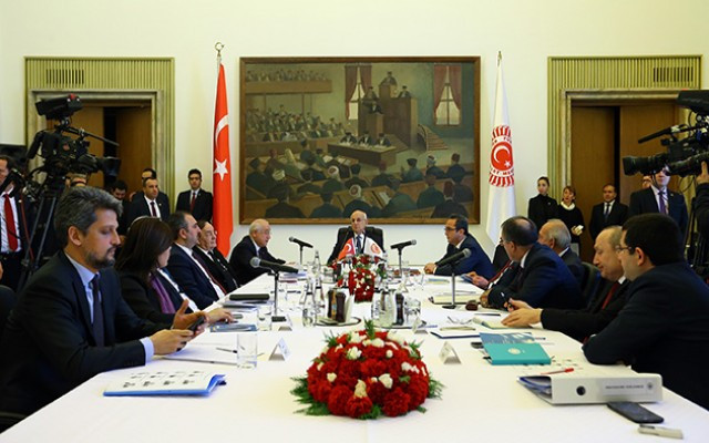 Anayasa uzlaşma komisyonu toplandı