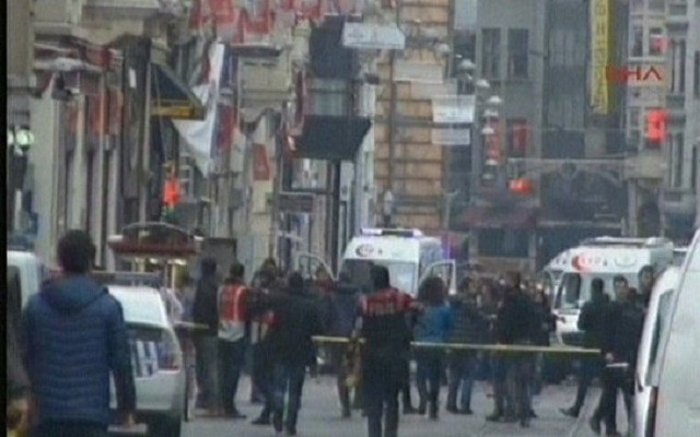 İstiklal Caddesinde canlı bomba patladı: 5 ölü