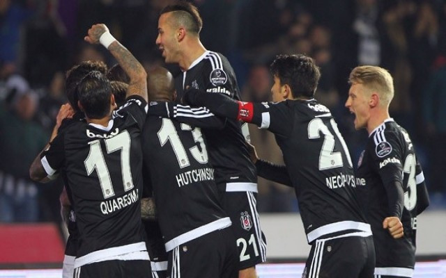 Kartal zirveyi bırakmadı