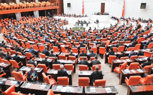 Dokunulmazlık teklifi AYM'lik olur