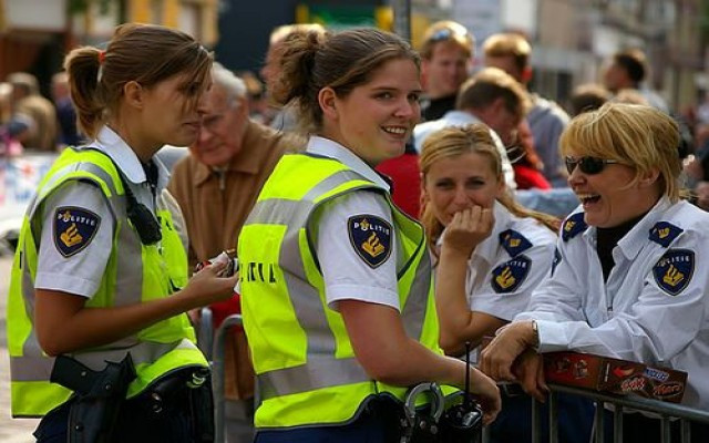 Kadın polis 4 tane şeker için meslekten atıldı