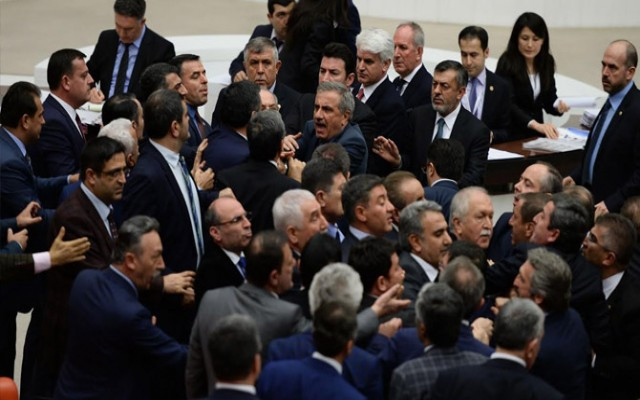 Efkan Ala'nın Gezi-PKK iması kavga çıkarttı