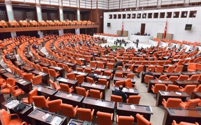 Rüşvet iddiası meclis gündeminde