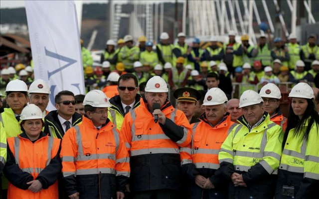 Erdoğan bir anda mikrofonu eline aldı ve...