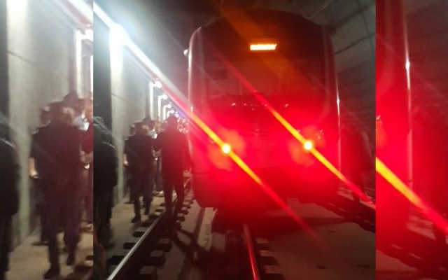 Marmaray raydan çıktı halk yolda kaldı