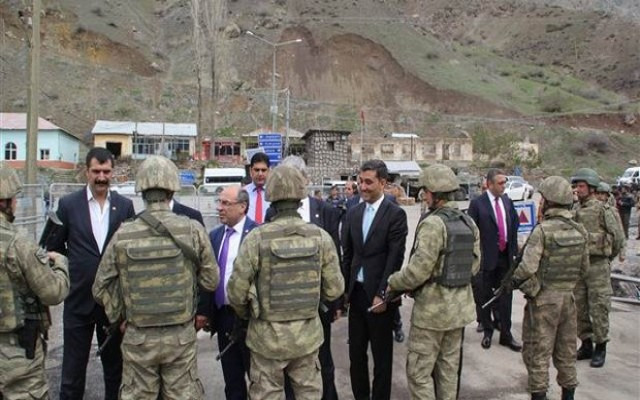 Asker CHP heyetini Yüksekova'ya almadı