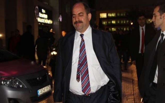 Galatasaray, Zekeriya Öz’ü üyelikten atıyor