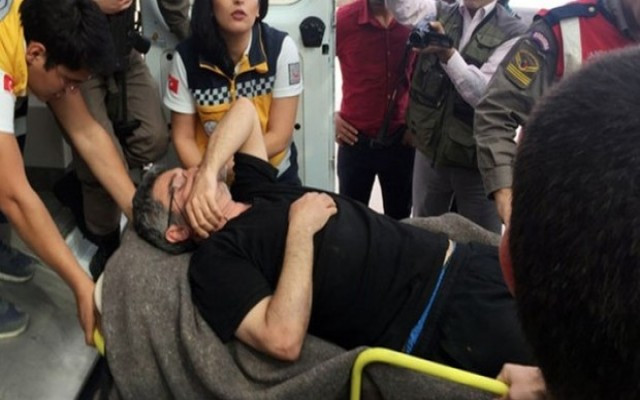 Yoğun bakımdan çıktı polis başında nöbette